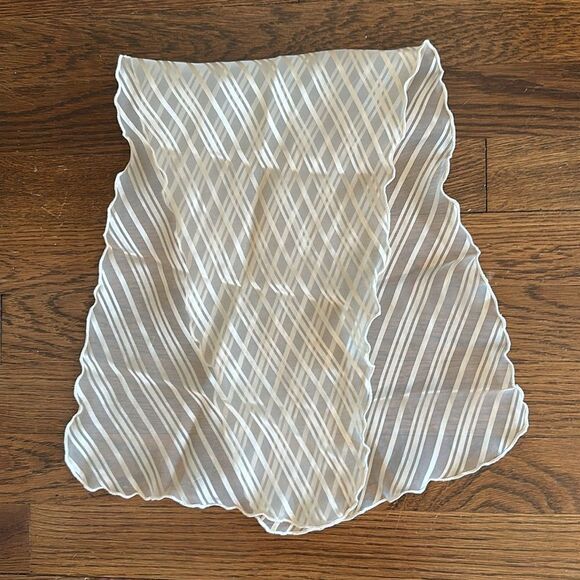 Vintage 70s/80s light tan striped semi sheer polyester neck scarf - Picture 4 of 4